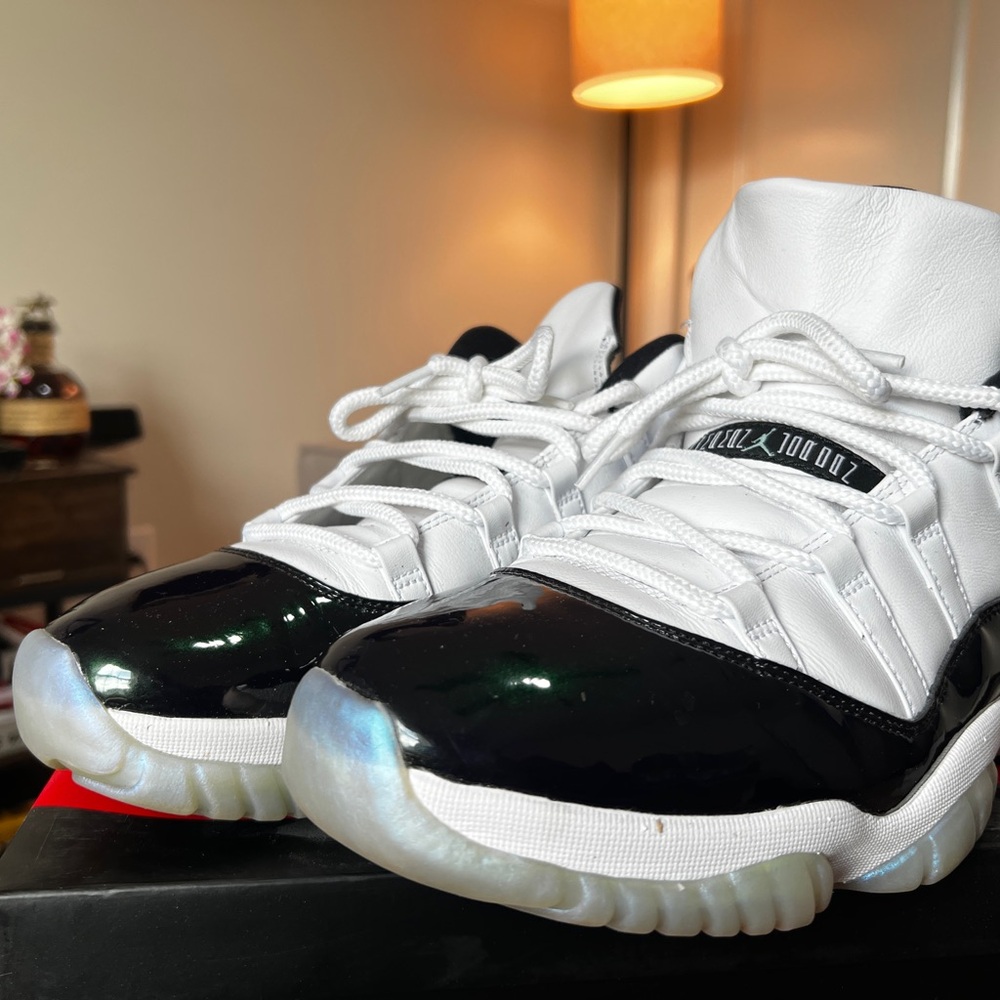 Men’s Air Jordan 11 Low iridescent